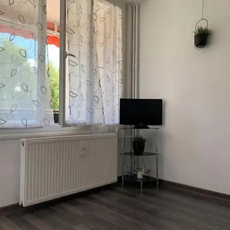 Zenbnb - La Prairie / Near Shops / Wifi / 아파트
